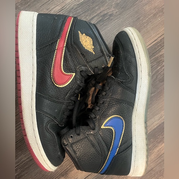 Jordan 1 Retro High OGs - Picture 3 of 5